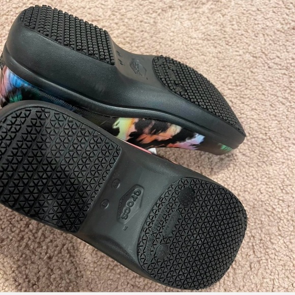 CROCS Multi-colored tie-dye clogs - Picture 6 of 7